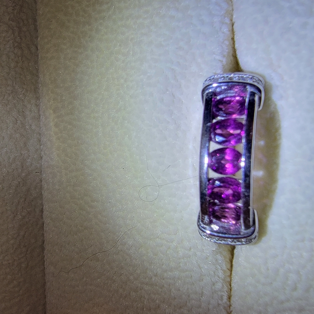 Approximately 1 Carat Garnet Ring With Diamonds 925 Silver